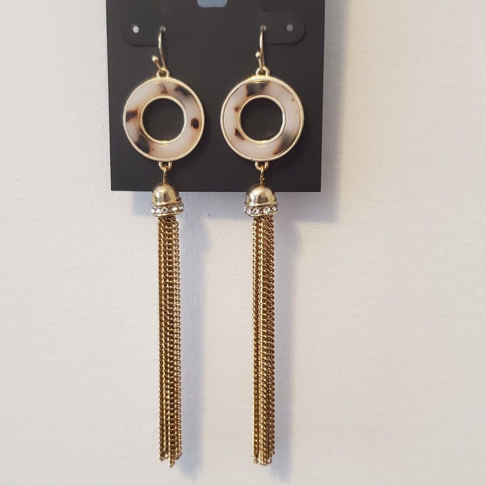 GOLD TONE ROUND TORT WITH FRINGE EARRINGS